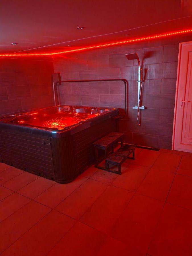 Short Stopzzz & Indoor Hot Tub Manchester Buitenkant foto